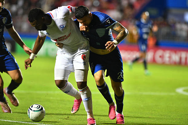 Cartaginés hace historia y elimina a Olimpia en Honduras
